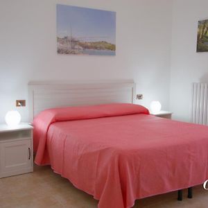 Camera grande con letto king size